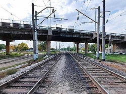 От проспекта Андропова построят мост через железную дорогу