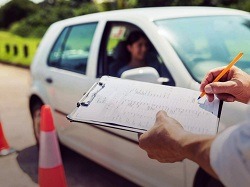 Начинающие водители получат временные права