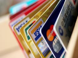 Штрафы ГИБДД могут начать списывать с банковских карт