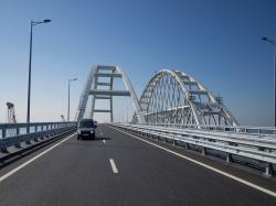 Грузовой трафик на Крымском мосту растёт